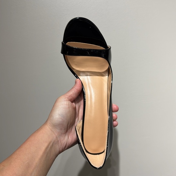 Black Heels for a Stylish Look - Picture 7 of 7